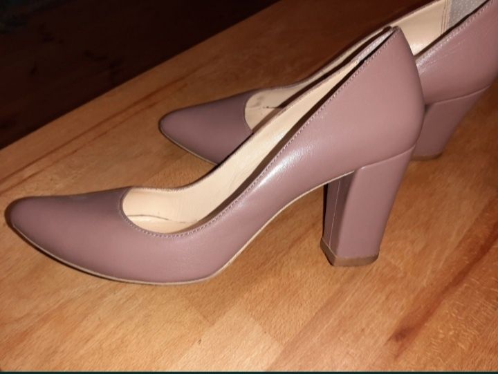 Шкіряні туфлі 38 розмір Швеція