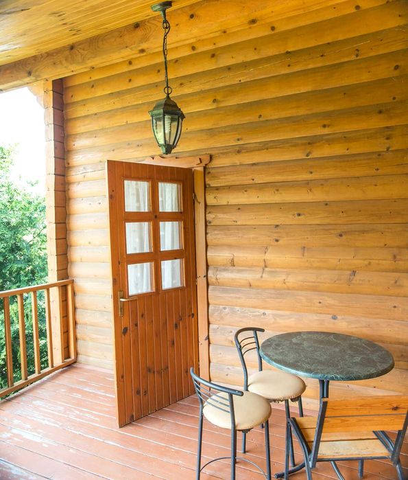 Продаж комплексу котеджів у центрі Східниці