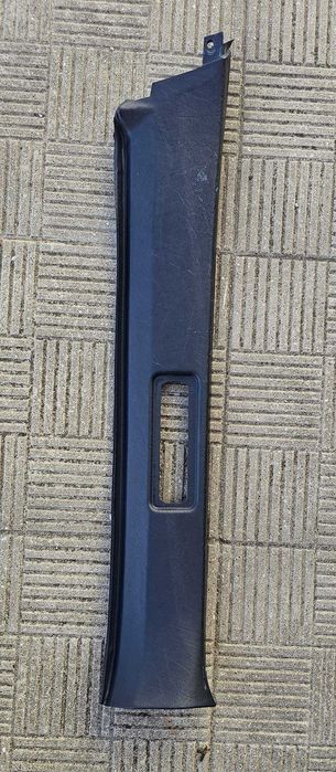 mercedes S124. Forra Pilar D direito. Novo.