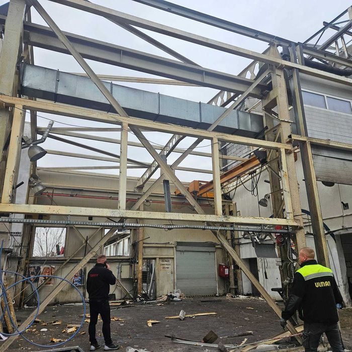 Konstrukcja stalowa z suwnica/ hala