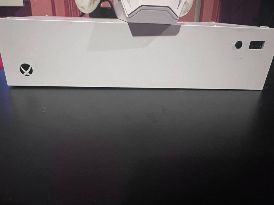 Продам xbox series  s  идеал 7800