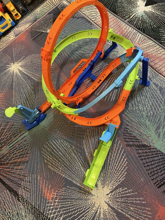 Hot wheels оригінал.