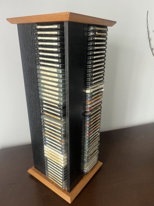 MiniDisc Dyskietki 164szt. Mix utworów ,ze stojakiem.