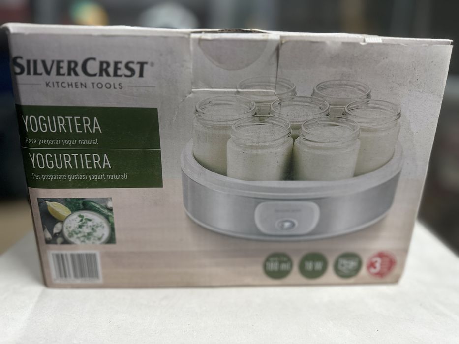 Iogurteira com 7 copos NOVA