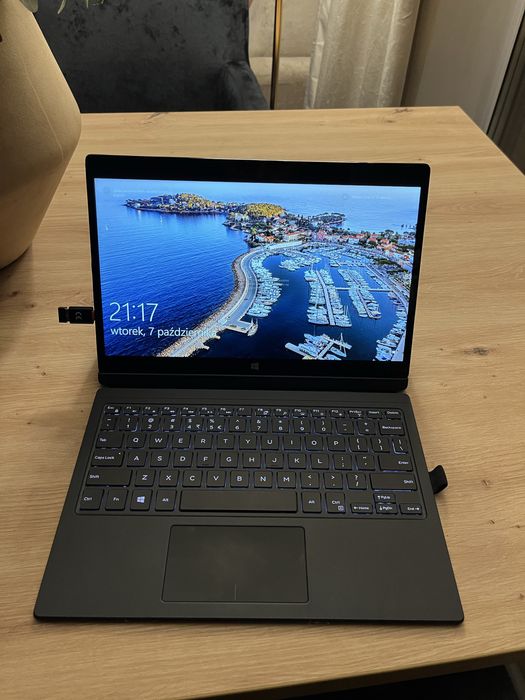 Dell 7275 2w1 / m5 / 256 SSD / 8GB ram