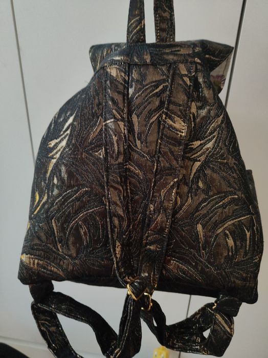 Plecaczek dość pojemny