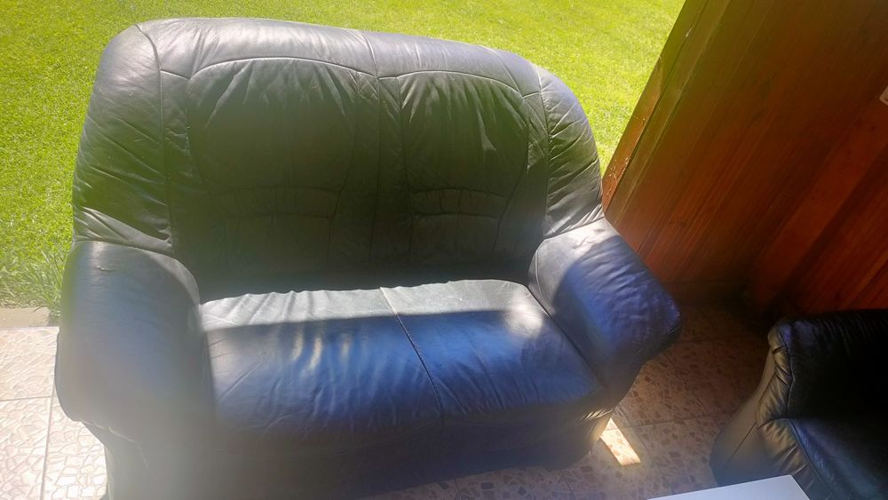 Oddam za darmo 2 sofy, fotel i lawa, zestaw skórzany