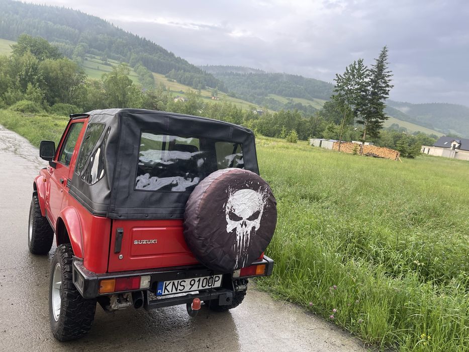 Suzuki samurai , doinwestowany