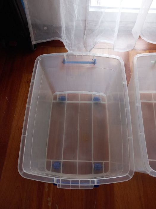 Caixas de arrumação com rodas
