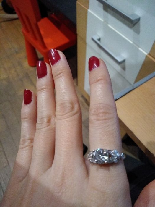 Pierścionek kryształ błyszczący jak diament przezroczysty rozmiar 6