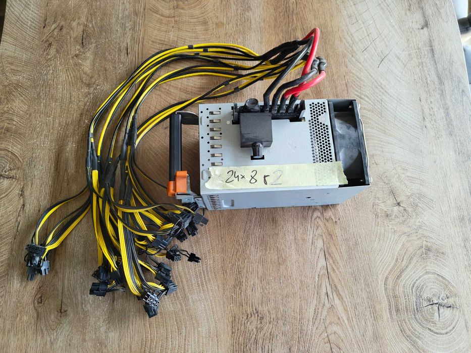 Zasilacz serwerowy EMERSON Network Power 1975W – 24x 8pin