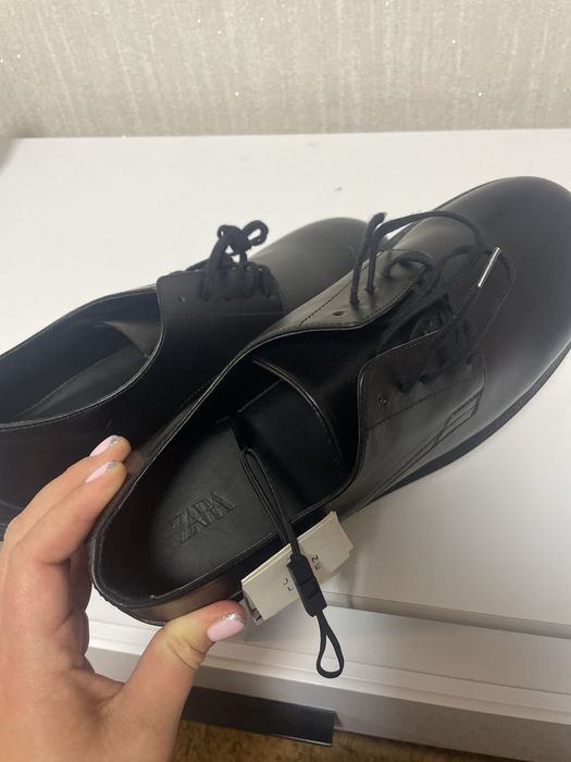 Шкіряні туфлі - дербі Zara чоловічі