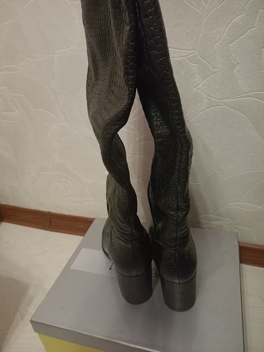 Зимние кожаные сапоги ботфорты  размер 38