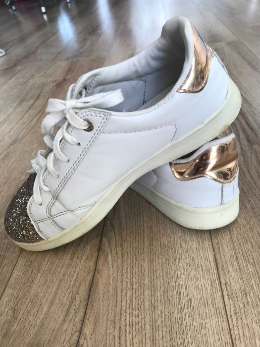 Białe sznurowane buty, sneakersy, tenisówki z brokatowym noskiem
