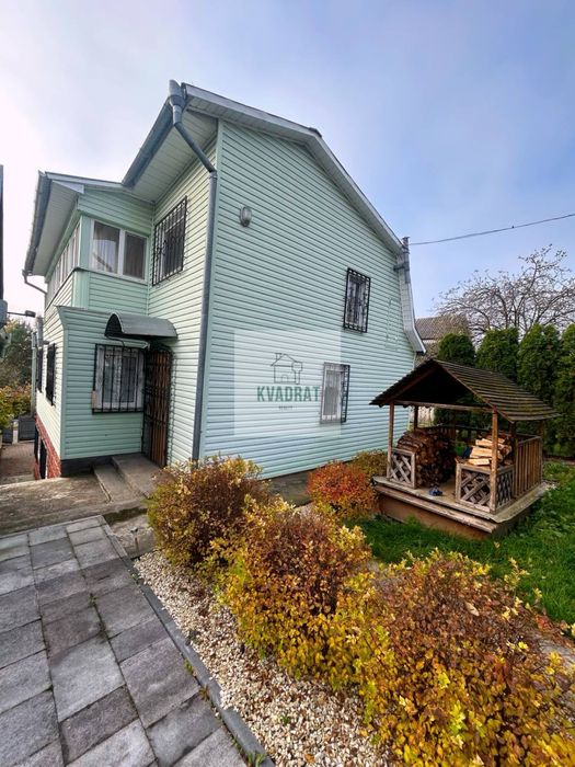 Продам затишний будинок з басейном та зоною відпочинку біля Дністра