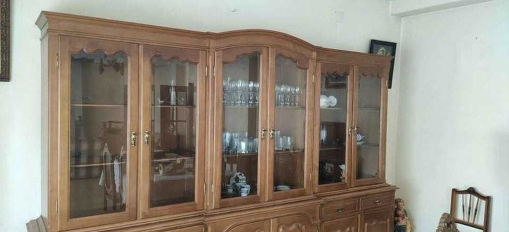 Móvel / Louceiro / Cristaleira / Aparador de sala