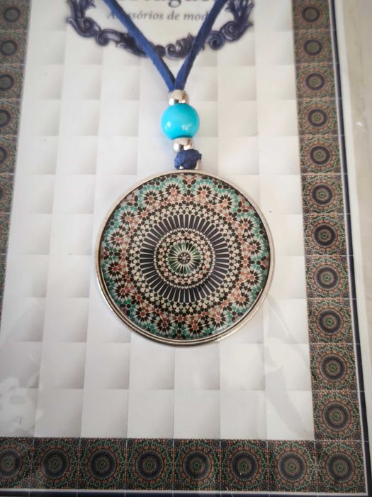 Colar azulejo português