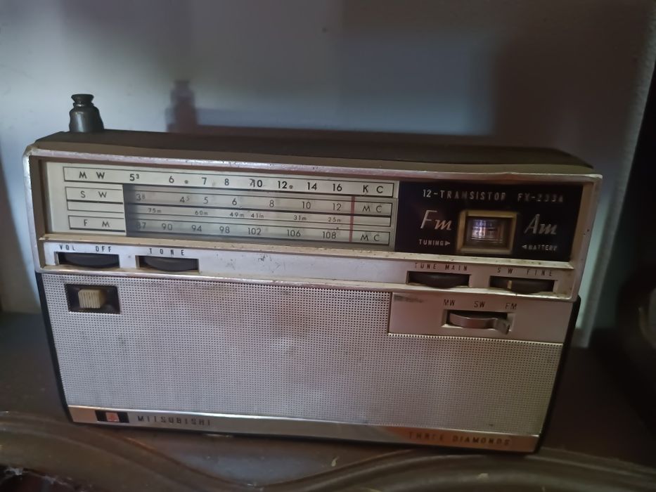 Lote de rádios antigos vintage Philips Telefunken e outros para coleção/restauro