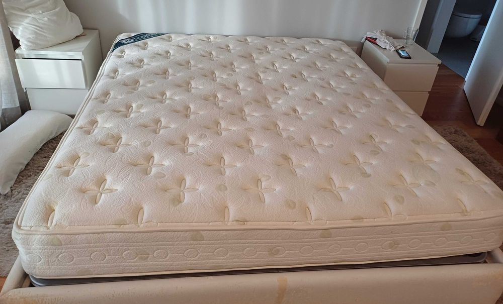 Sommier com arrumação+colchão 200x180
