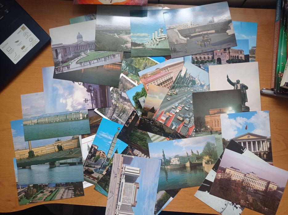 Około 50 widokówek