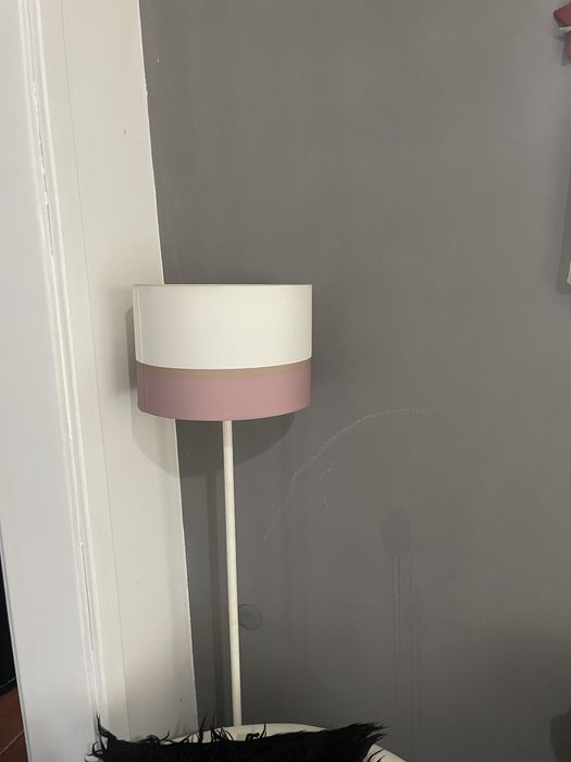 Candeeiro rosa e branco