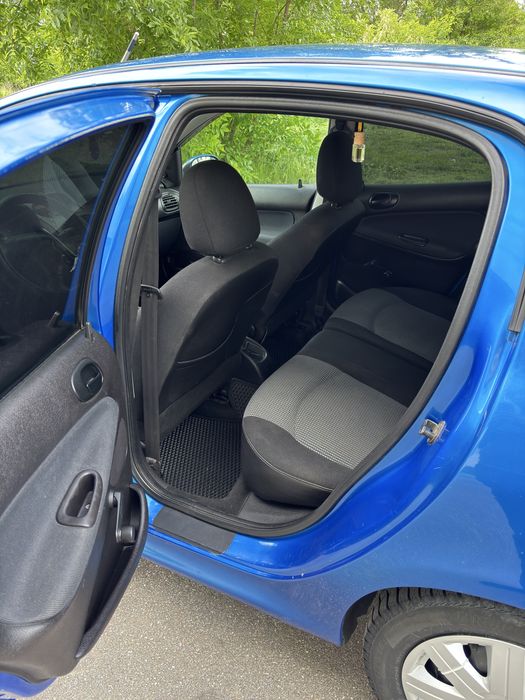 Peugeot 206 1.1л  2004р