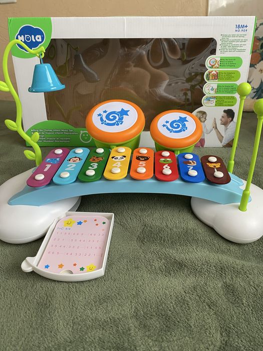 Ксилофон з барабанами дзвіночком нотами музикальна іграшка