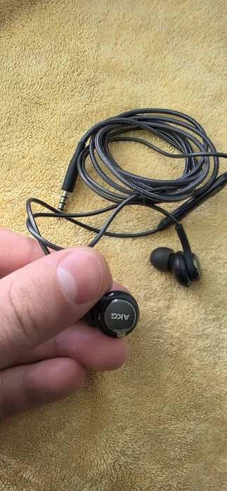 Продам навушники Samsung