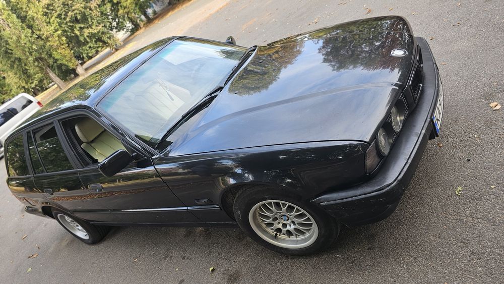 Автомобіль BMW E34 M50B25