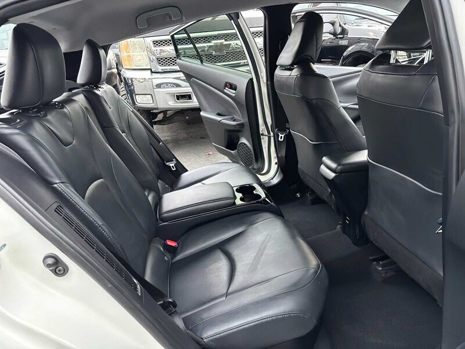 Toyota Prius Prime Premium      2019