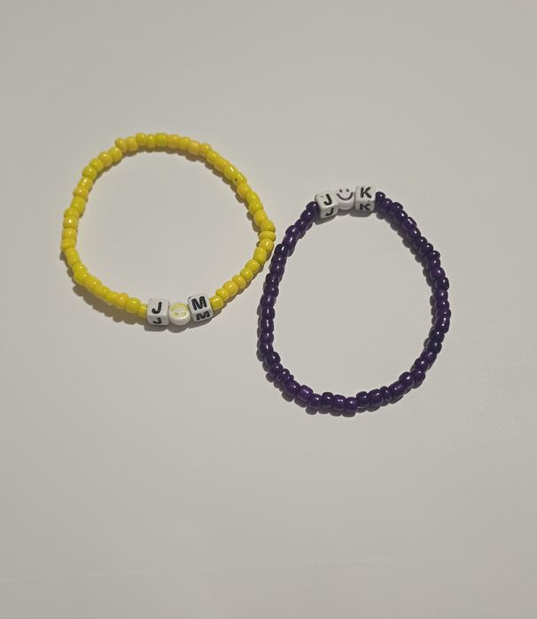 Pulseiras com iniciais