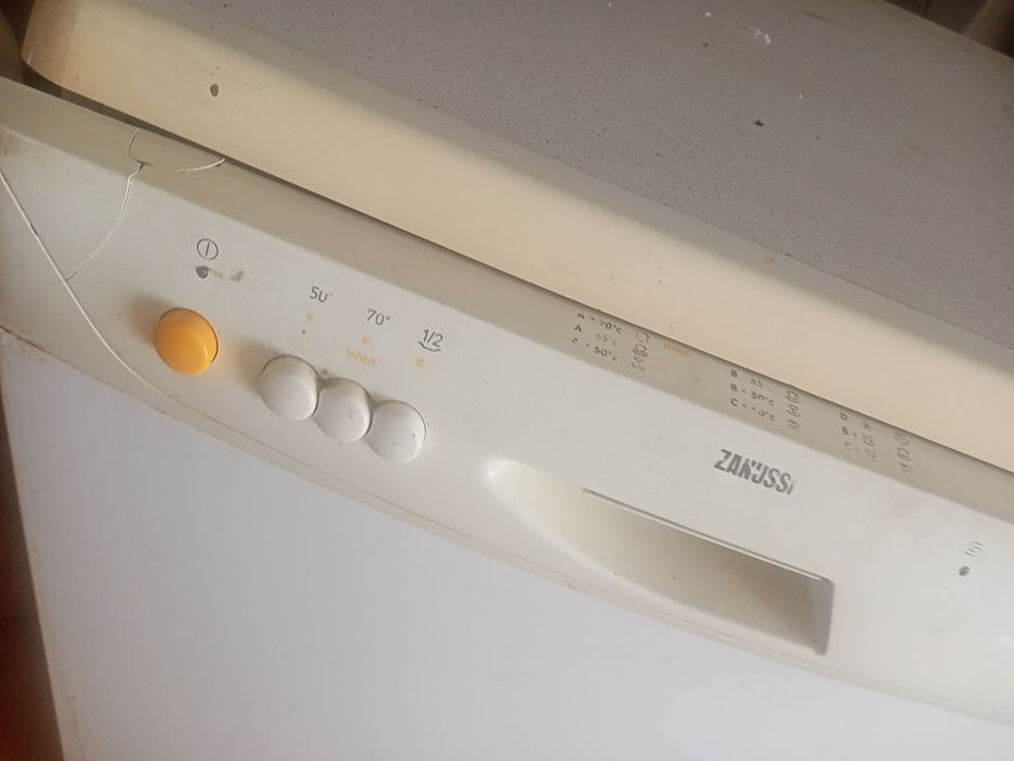 Maquina lavar loiça Zanussi peças