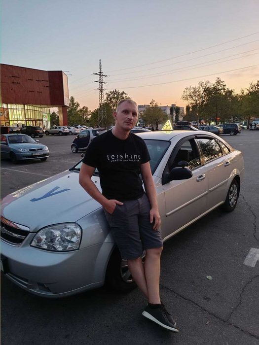 Інструктор  по водінню