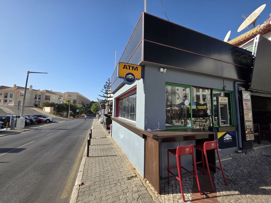 Loja Em frente a Hoteis