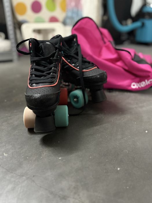 Vendo patins 4 rodas numero 33 crianca