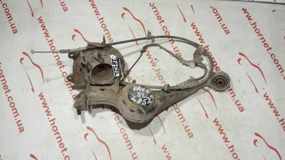 Рычаг задний левый Toyota RAV-4 II 2000-2005 L