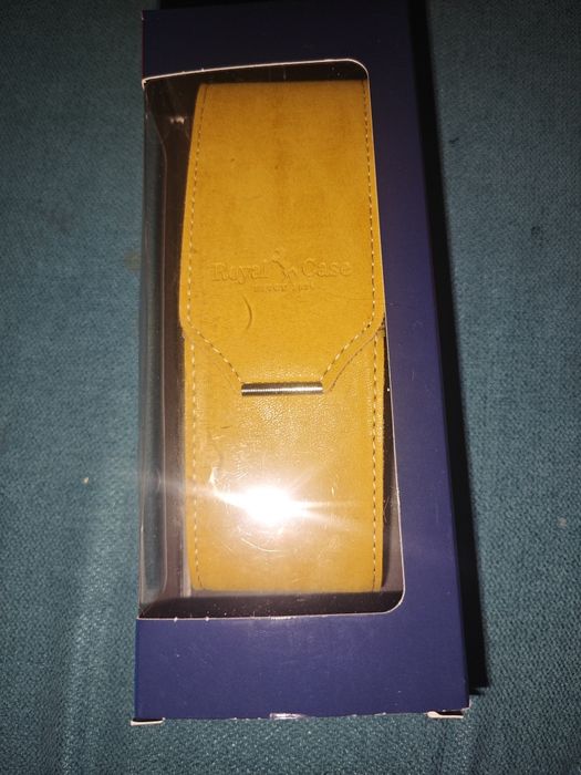 Nowe etui na okulary + chusteczka do okularów
