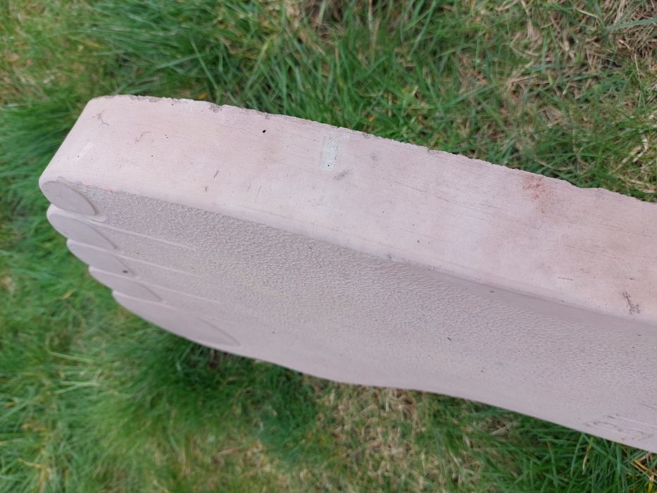 Лапи великана і малі для доріжок декор двору саду  200  грн і 150 грнї