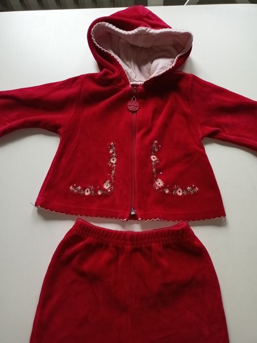 Zestaw dwa komplety/dresy spodnie+bluza, sukienka rozm. 62, wiek 0-3 m