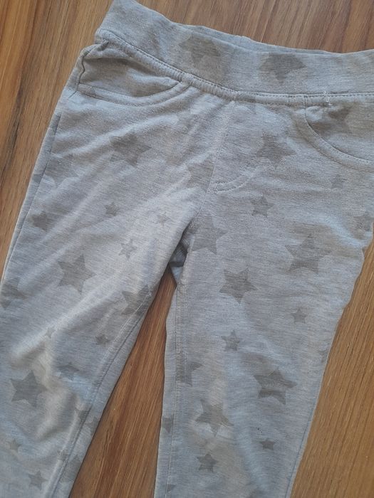 Getry legginsy z kieszonkami w gwiazdki rozm.104