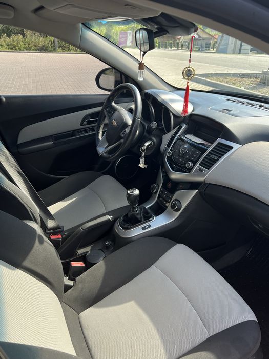 Chevrolet Cruze Ls 2011