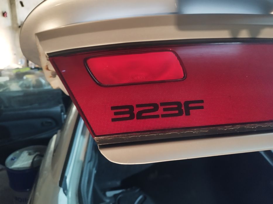 Conjunto de Farolins traseiros Mazda 323F