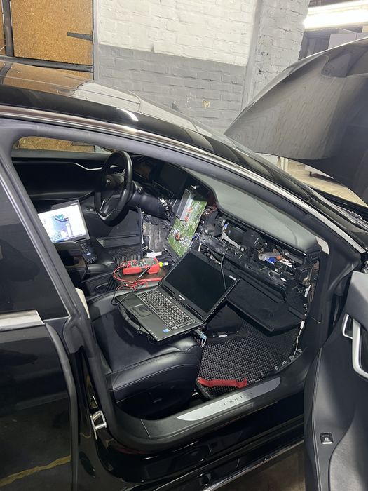 Tesla 3/S/X/Y прошивка, відновлення Ключ карт, SRS crash, Vcfront