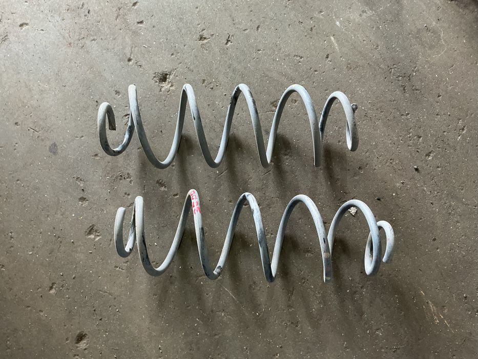 mola de suspensão traseira Peugeot 3008 ano 2022