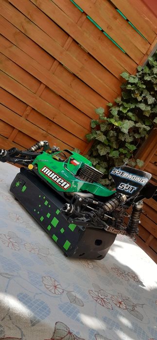 Zestaw zawodniczy model MugenSeiki MBX8 spalinowy