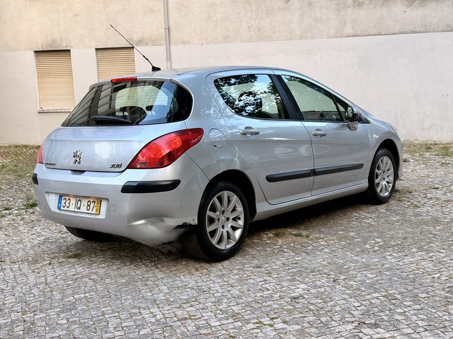 Peugeot 308 — fotografia 2