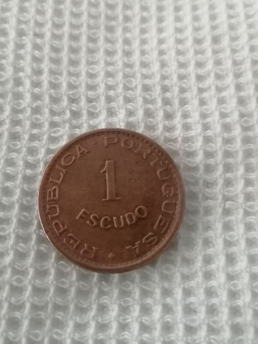 Moedas 1 escudo - Angola