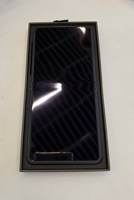 Samsung Galaxy Z Flip7 12/256 GB – SM-F766B