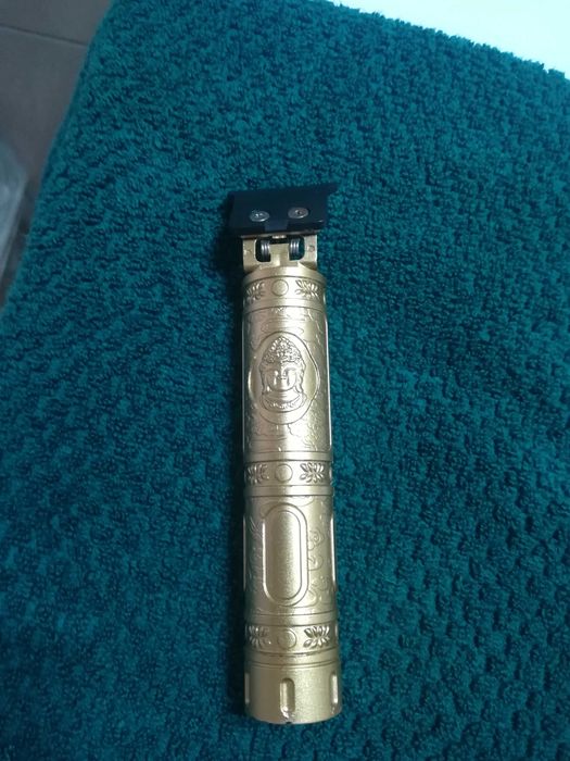 Máquina de barbear semi nova