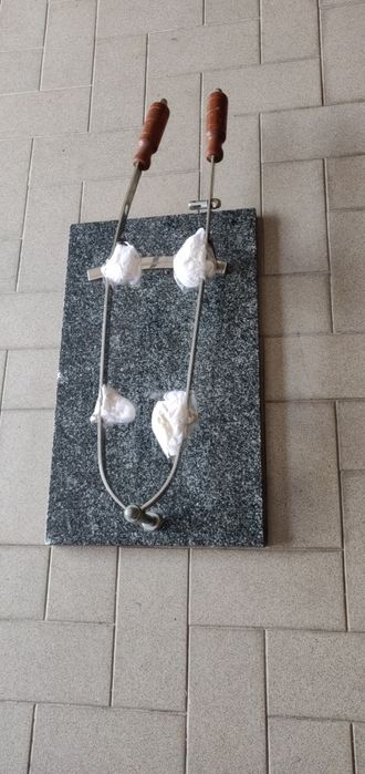 Suporte de pedra mármore para enchidos